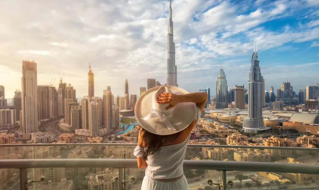 الإقامة في الإمارات
