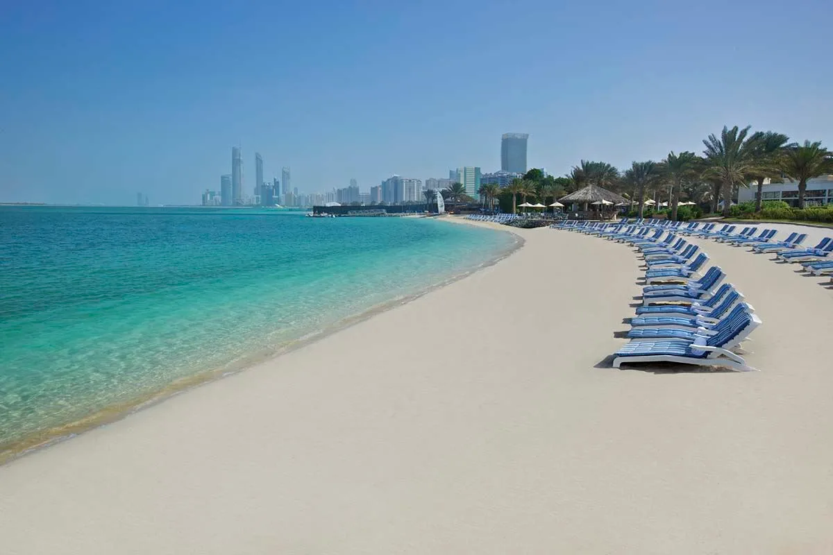 أجمل شواطئ الإمارات للعائلات والمصورين