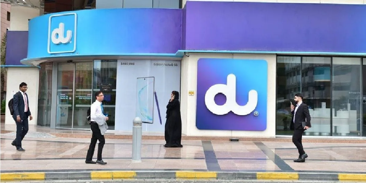 رقم خدمة عملاء دو عبر واتساب في الإمارات