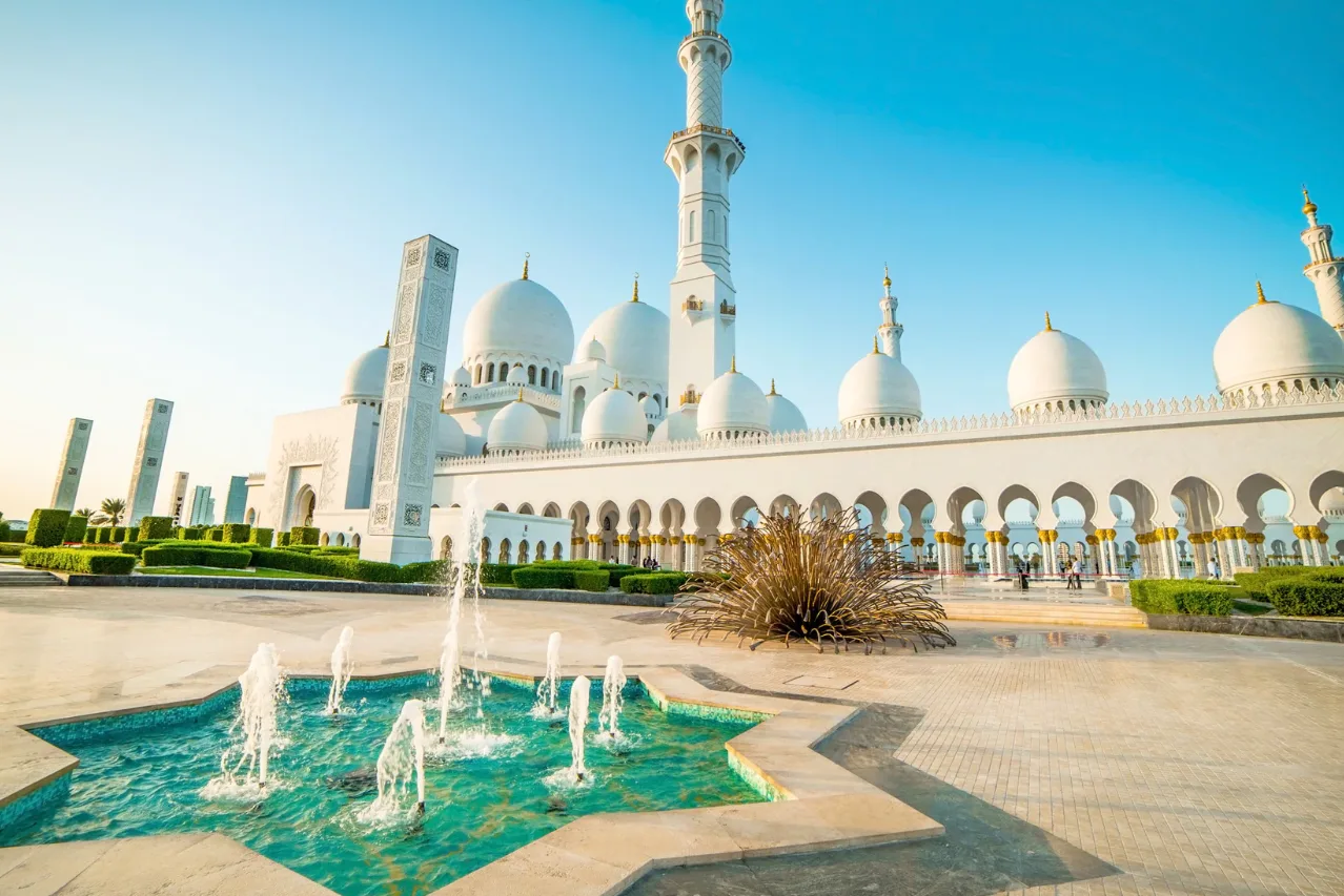 6 من أجمل المساجد التي تستحق الزيارة في الإمارات