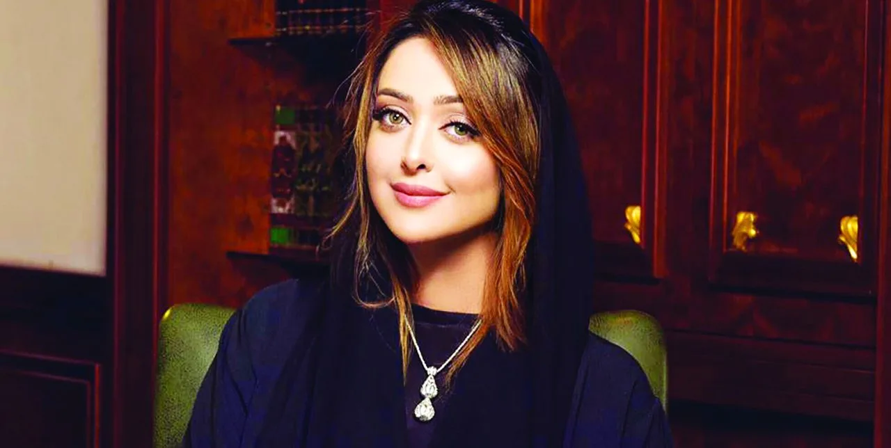 من هي مريم صقر القاسمي؟ رحلة كاتبة إماراتية ملهمة