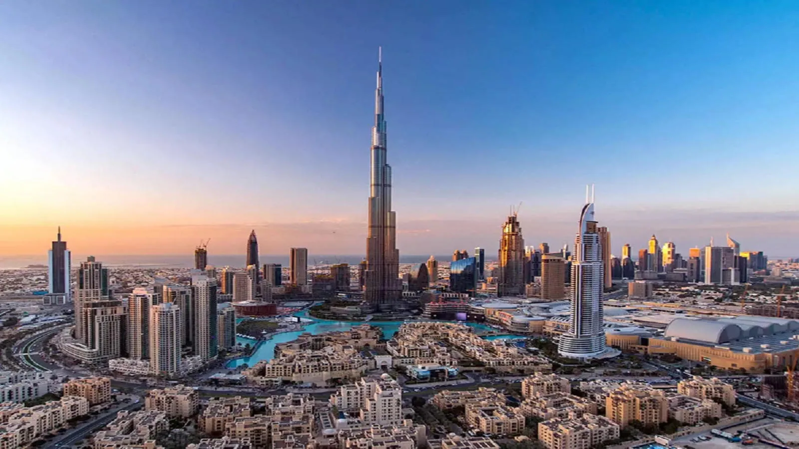 العلامات التجارية الرائدة في الإمارات لعام 2025