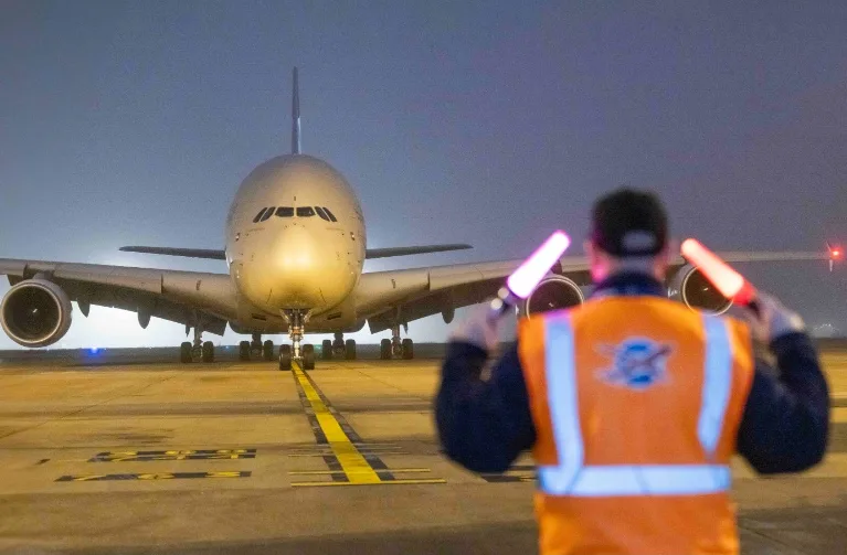 الاتحاد للطيران تستأنف رحلاتها إلى باريس بطائرة A380 العملاقة