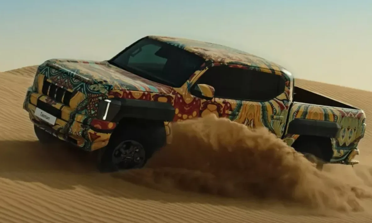 كيا تاسمان تتألق في اختبارها النهائي في صحراء القدرة بالإمارات قبل ظهورها العالمي