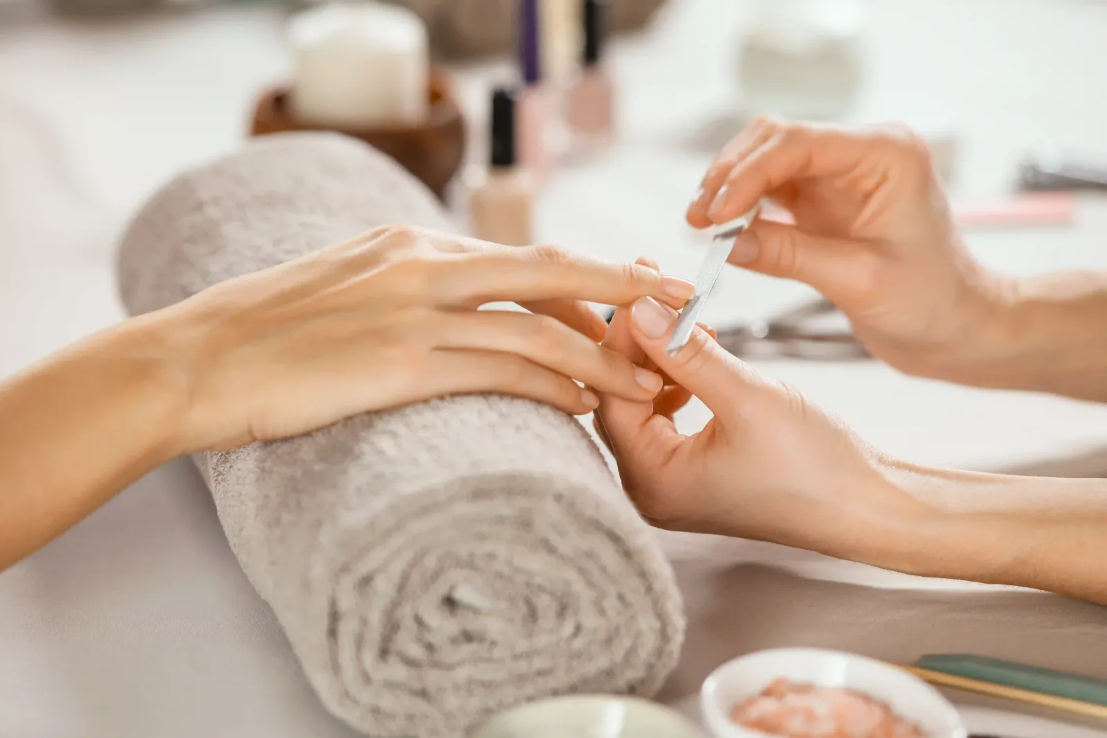 خدمة التجميل المنزلية للسيدات في دبي