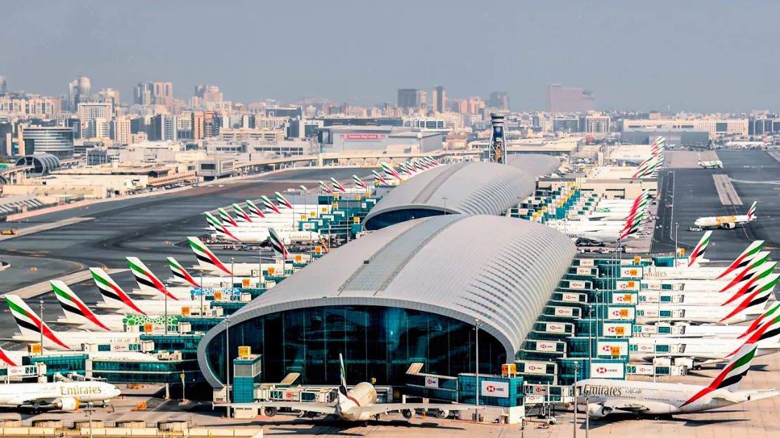 مطار دبي الدولي يعود للعمل بكامل طاقته