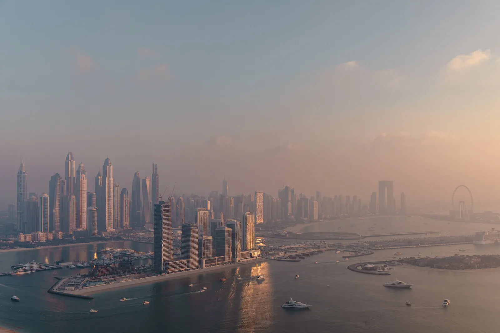 صور … مشاهير شوهدوا في الإمارات هذا الأسبوع
