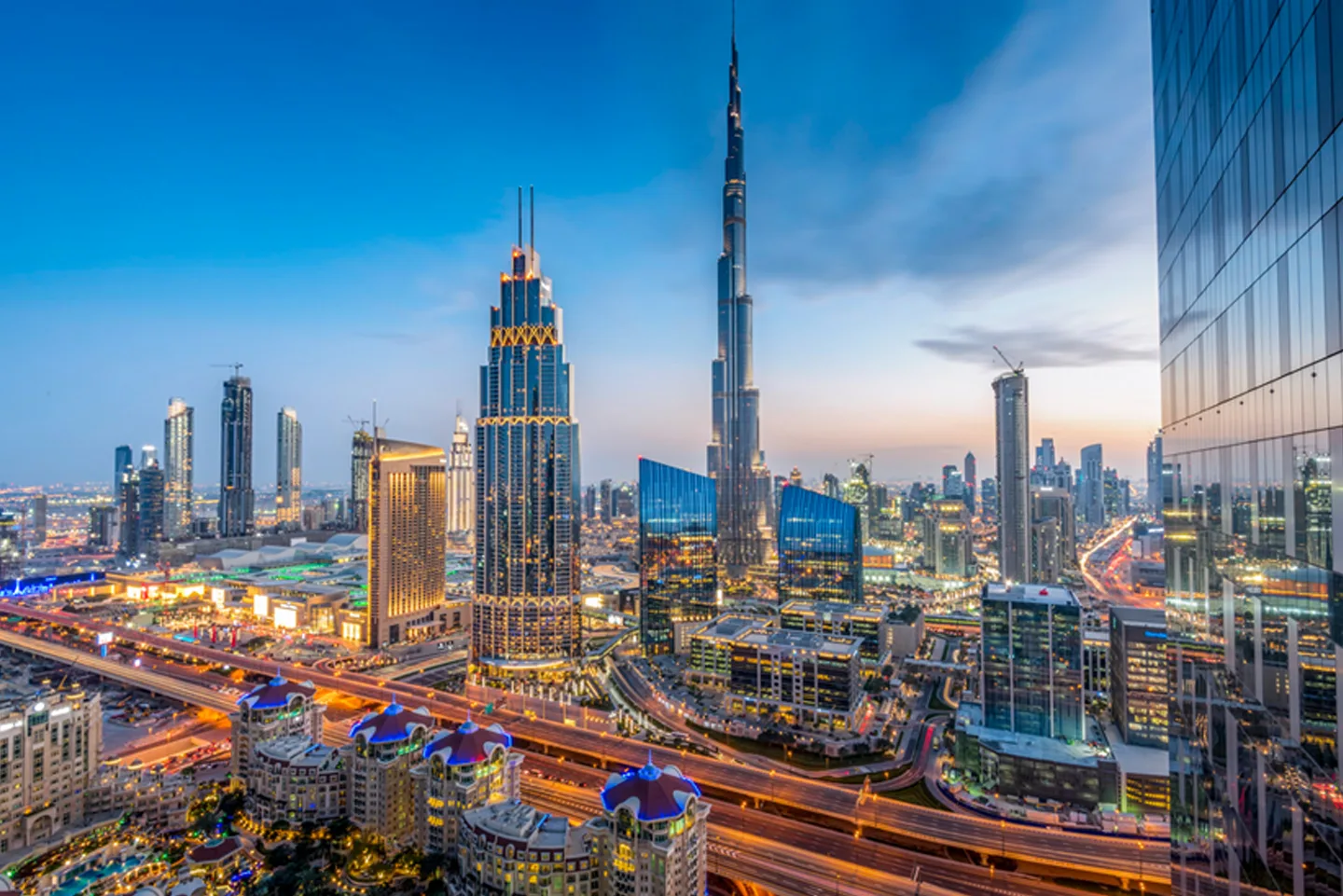 تجارة الإمارات الخارجية غير النفطية تبلغ 3.5 تريليون درهم في 2023