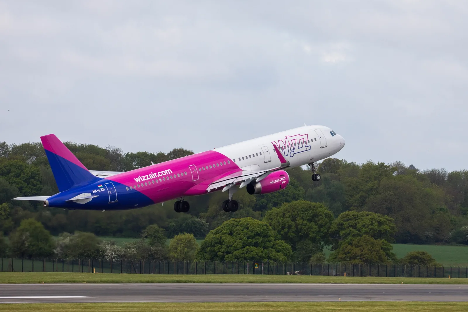 رحلات طيران رخيصة من أبو ظبي مع Wizz Air بـ 59 درهماً فقط
