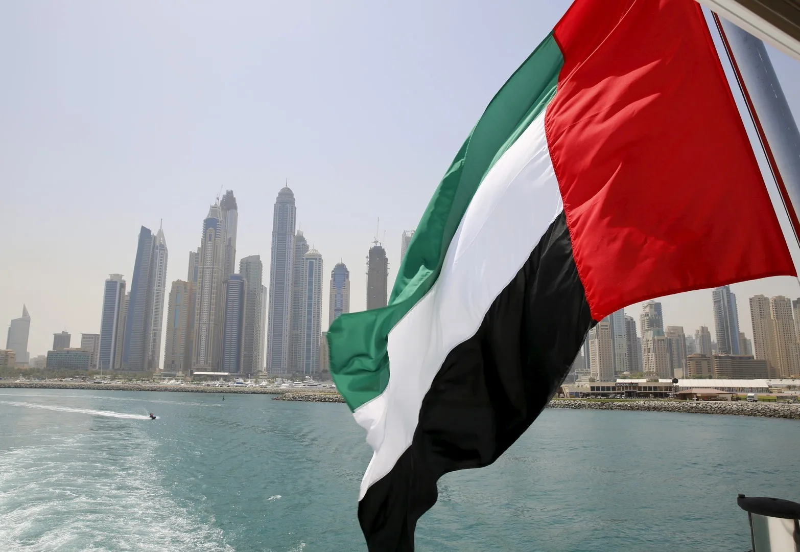الإمارات تحدد عطلة رأس السنة الميلادية بالقطاع الخاص