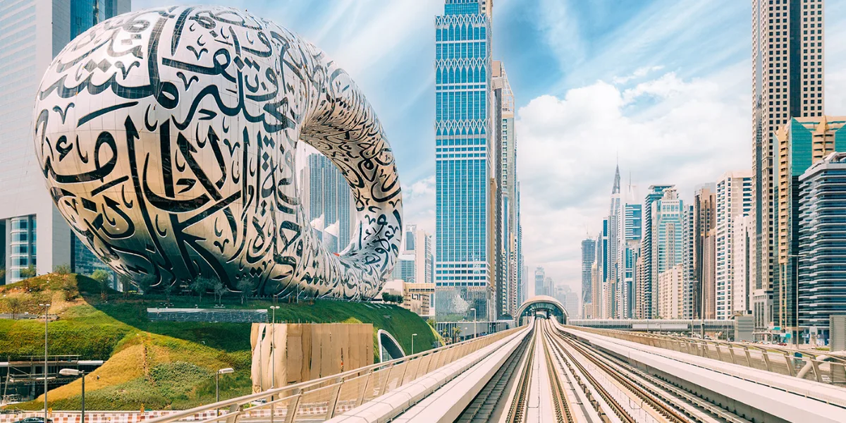 كم تحتاج شهريا للعيش في الامارات؟