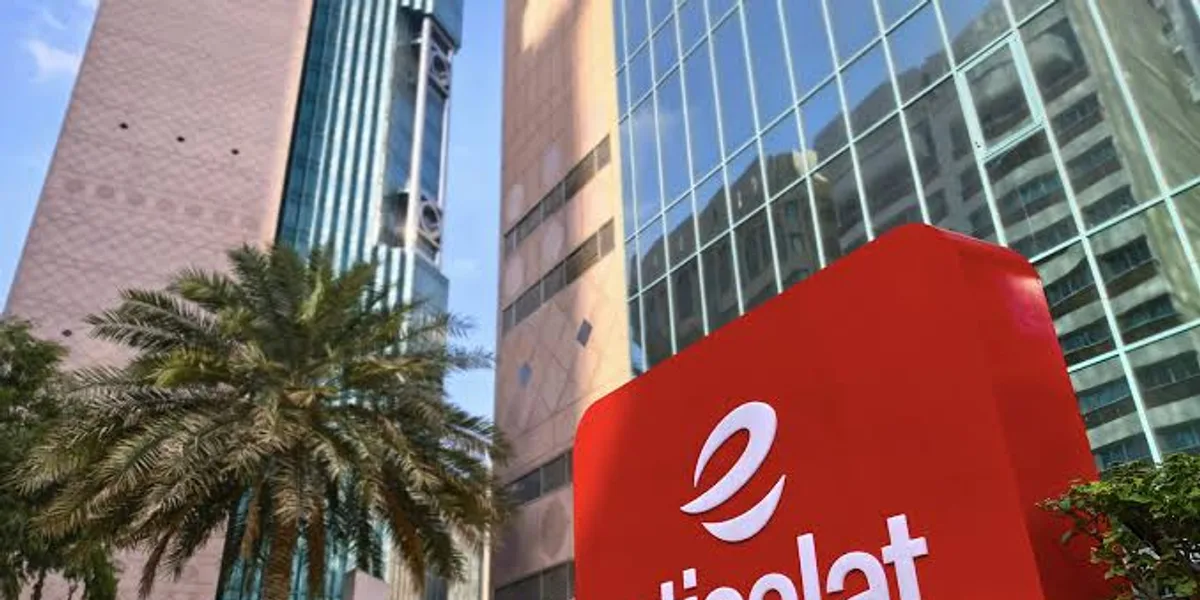 رقم خدمة عملاء اتصالات الإمارات وواتساب 2026