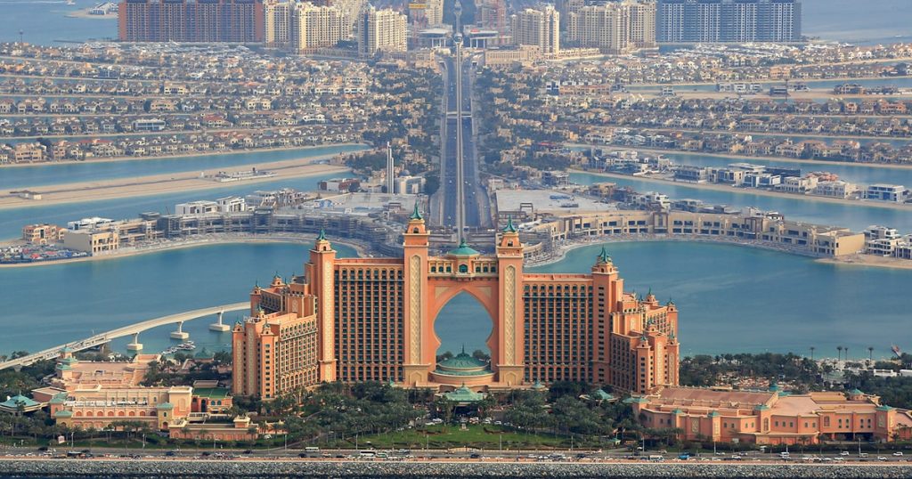 أفضل الأماكن التي يمكنك إضافتها إلى مسار رحلتك في الإمارات