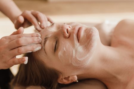 قائمة أشهر وأفضل مراكز العناية بالبشرة في دبي Facials