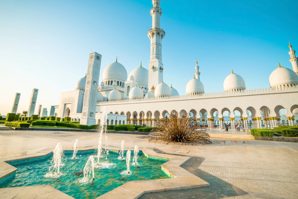 6 من أجمل المساجد التي تستحق الزيارة في الإمارات