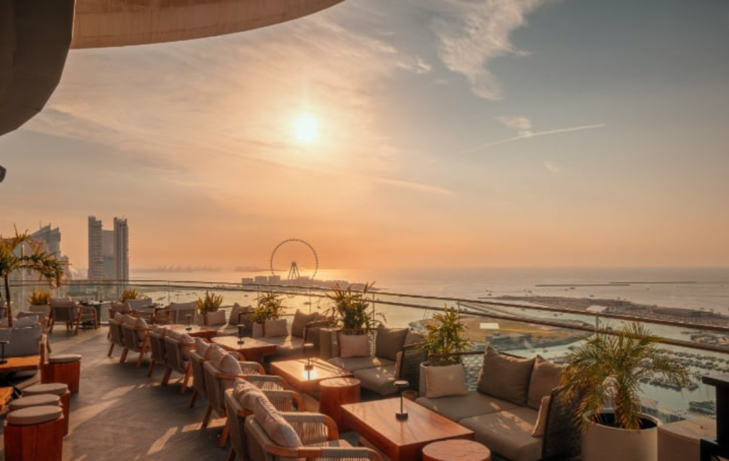 غروب الشمس في دبي