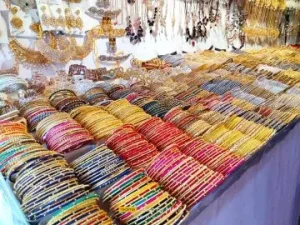 أفضل 5 أماكن لشراء الهدايا والتذكارات في دبي